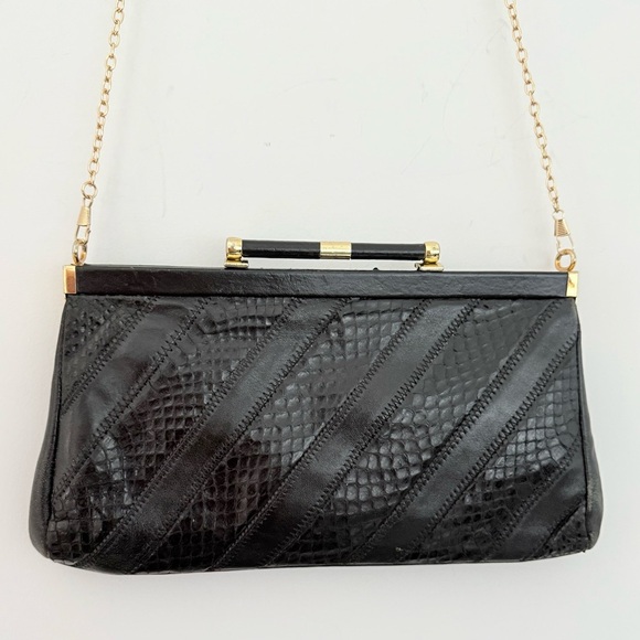 Vintage 1970s Jane Shilton black leather clutch bag with gold chain strap - Picture 4 of 5
